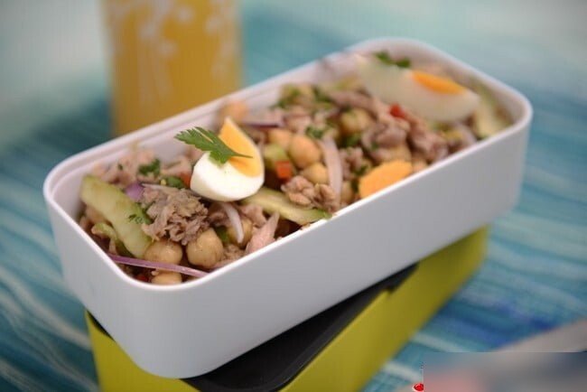 Salada de grão com atum